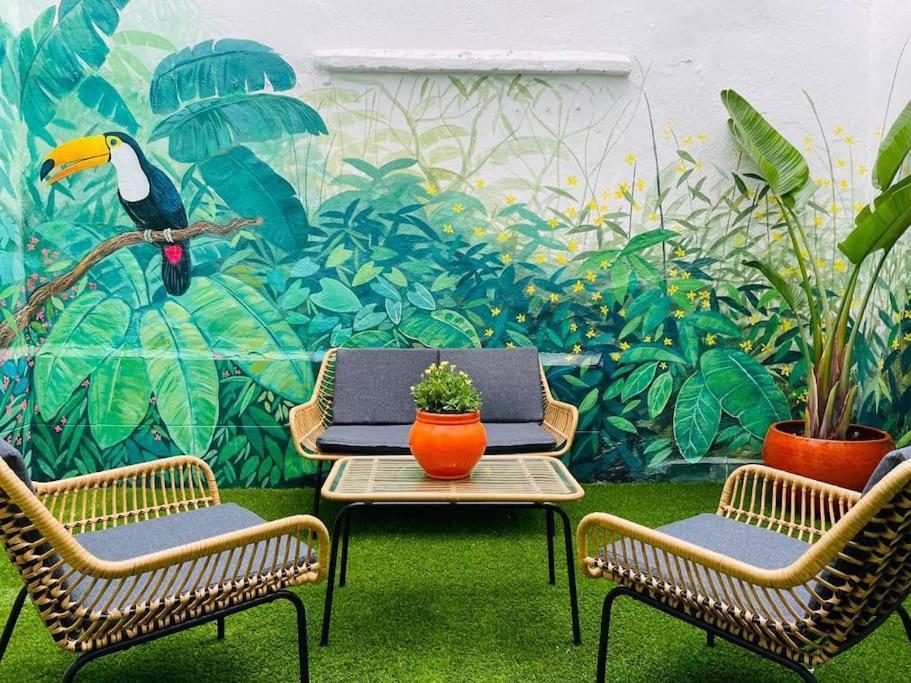 Artistic Flat Next To Ruzafa Welcome To The Jungle Valenza Esterno foto
